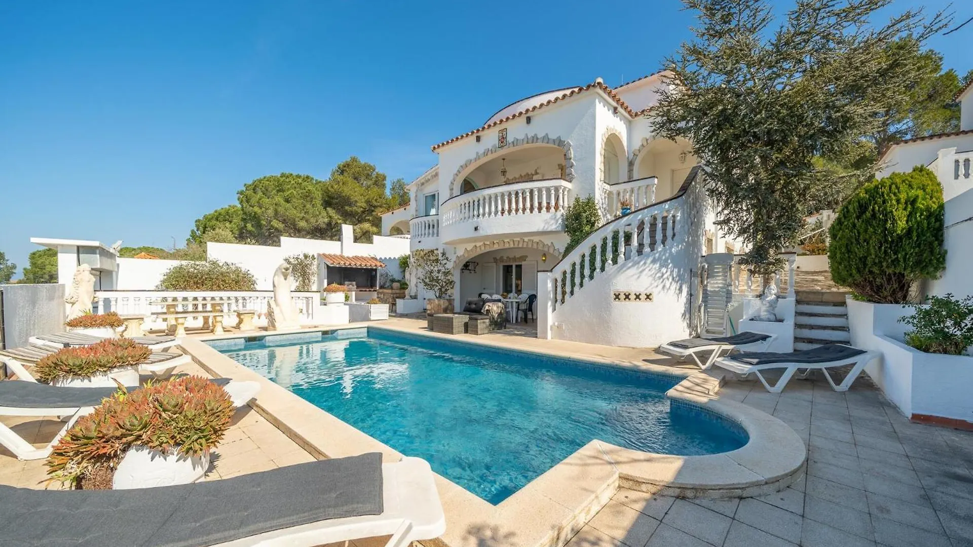Elegant Villa For 8 People L' Escala España