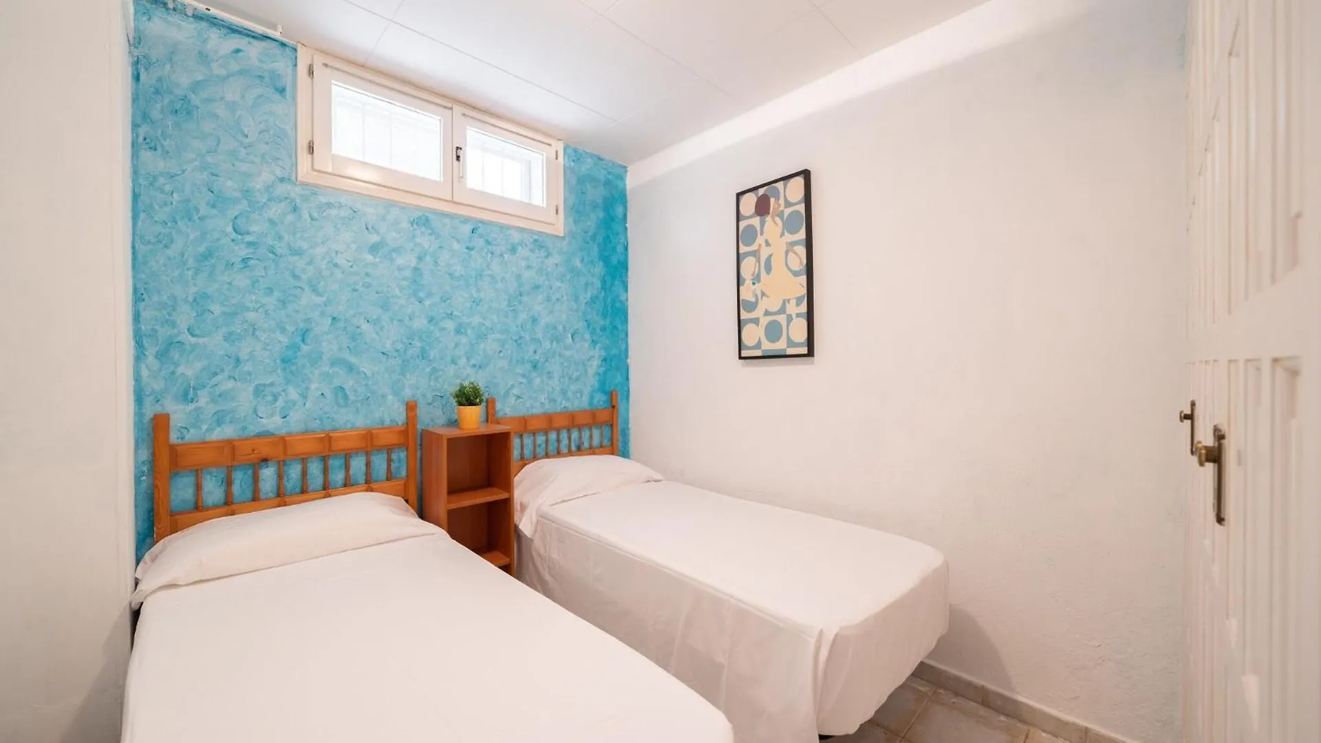 Elegant Villa For 8 People L' Escala 0*,  Spagna