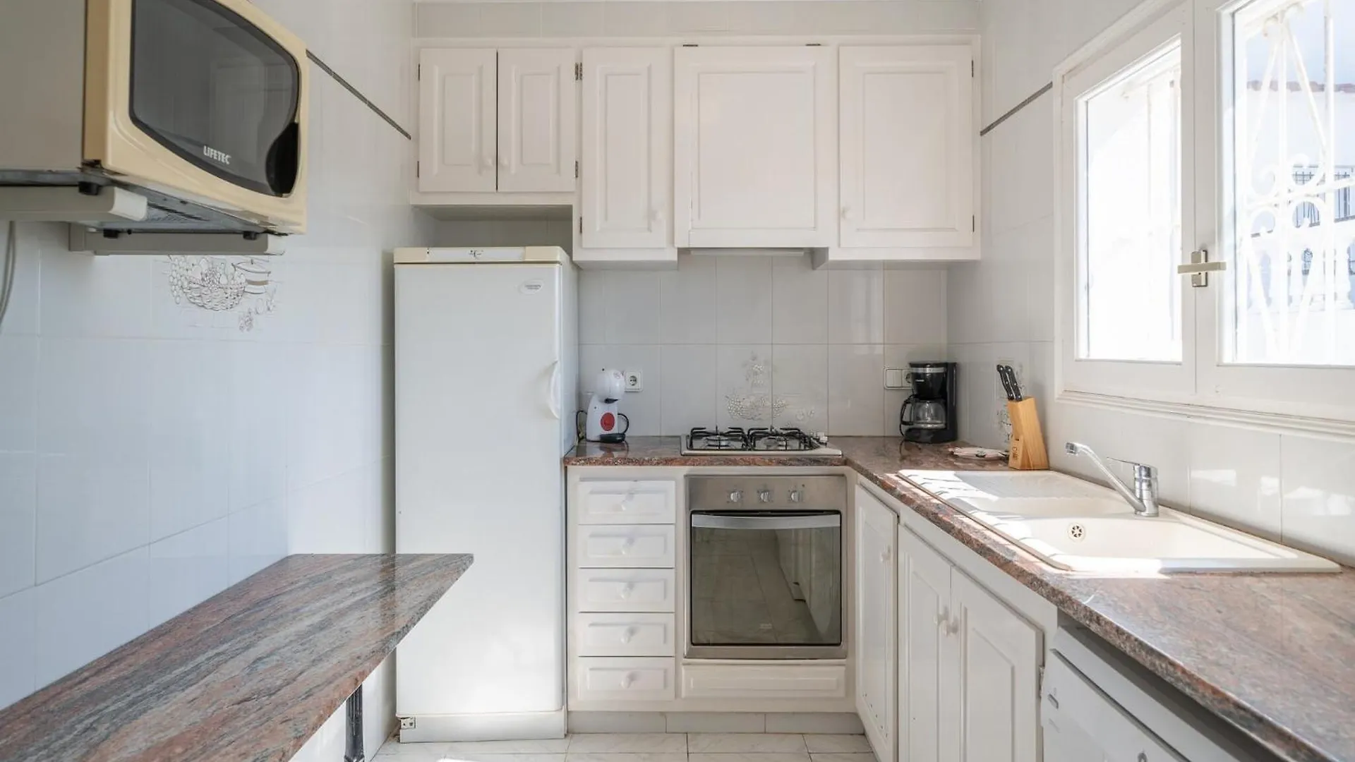 Elegant Villa For 8 People L' Escala